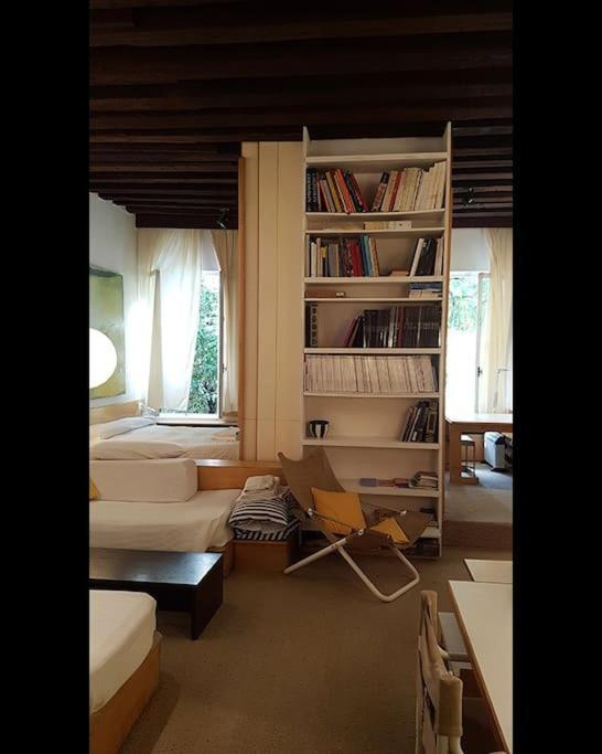 Open Space A Fra Architettura E Pittura, Fra Moderno E Antico Appartement Venetië