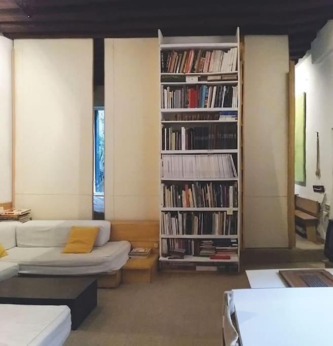 Open Space A Fra Architettura E Pittura, Fra Moderno E Antico Appartement *